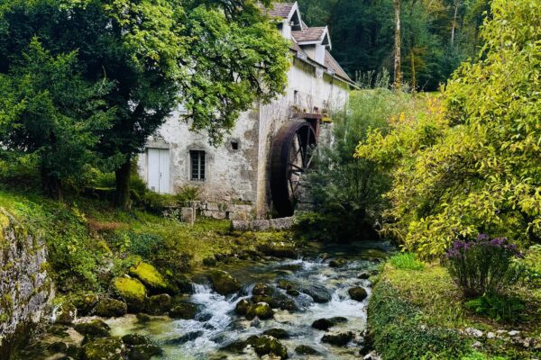 dorche-et-son-moulin_cc_bib-chanay